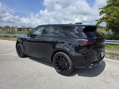 New 2026 Land Rover Range Rover Sport Dynamic SE AWD/4WD image 2