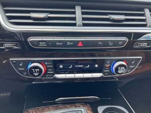 Used 2018 Audi Q7 3.0T Prestige w/ Prestige Package AWD/4WD image 13