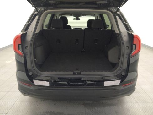 Used 2024 GMC Terrain SLE image 29