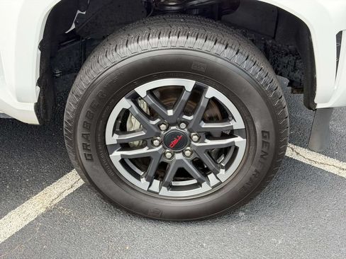 Certified 2025 Toyota Tacoma TRD Sport AWD/4WD image 26