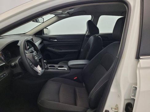 Used 2025 Nissan Altima 2.5 SV FWD image 17