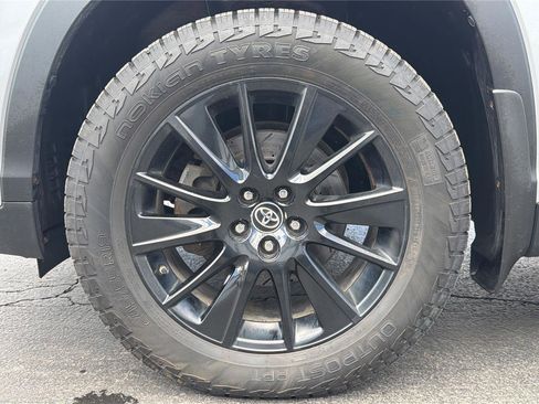 Used 2019 Toyota Highlander SE AWD/4WD image 26