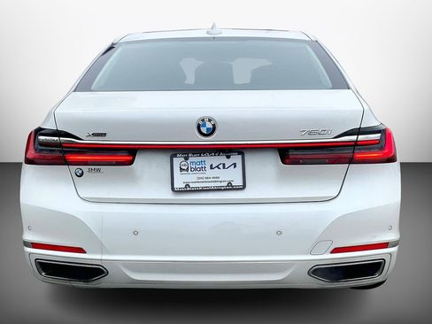 Used 2021 BMW 750i xDrive w/ Luxury Rear Seating Package image 6