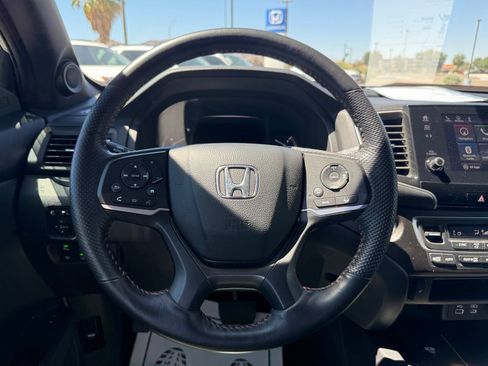 Certified 2025 Honda Passport TrailSport image 18