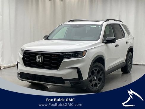 Used 2024 Honda Pilot TrailSport image 1