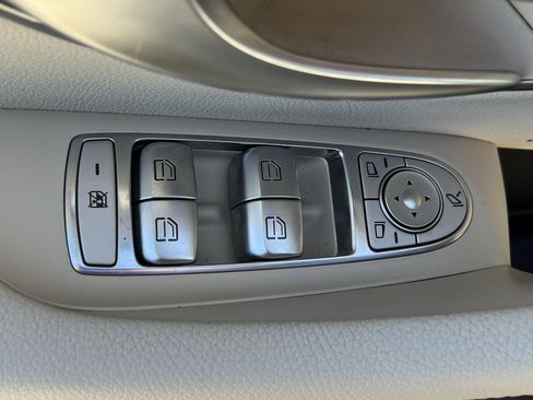 Used 2019 Mercedes-Benz E 300 image 15