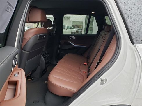 New 2026 BMW X5 xDrive50e image 11