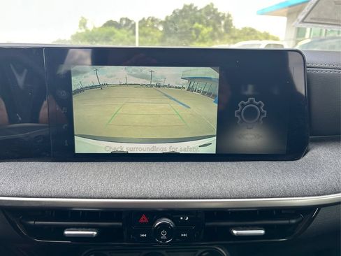 Used 2025 Nissan Kicks SV FWD image 21