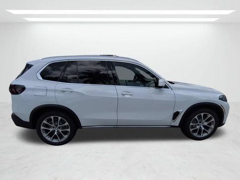 New 2026 BMW X5 xDrive40i w/ Premium Package AWD/4WD image 3