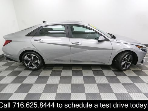 Used 2023 Hyundai Elantra Limited FWD image 7