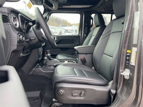 New 2025 Jeep Wrangler Sahara image 9