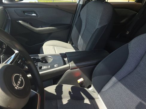 Used 2022 Nissan Rogue SV FWD image 15
