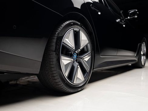 Used 2023 BMW i4 eDrive40 w/ Premium Package image 76