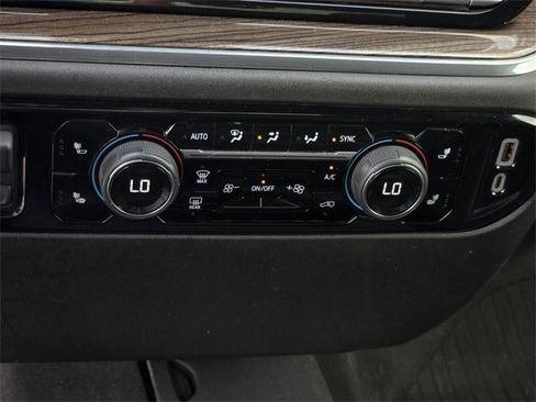 Used 2024 Chevrolet Silverado 2500 LT image 23