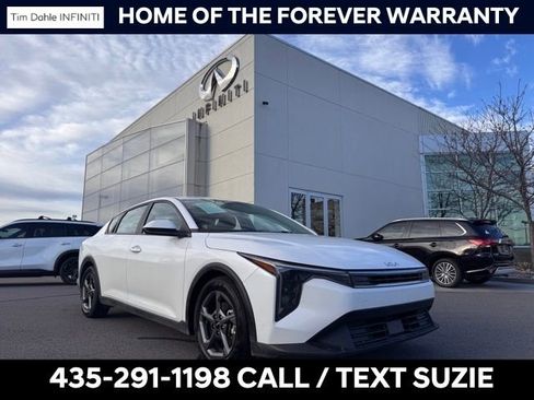 Used 2025 Kia K4 LXS image 1