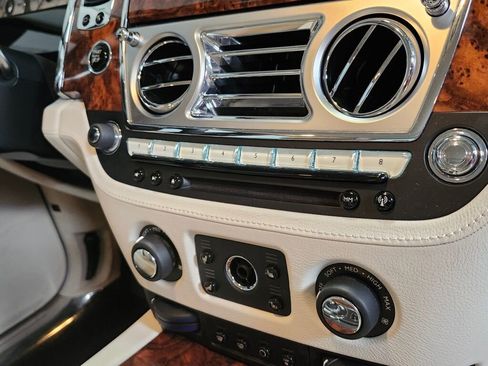 Used 2013 Rolls-Royce Ghost RWD image 19
