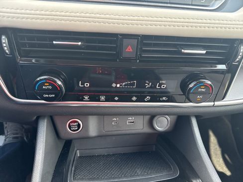 Certified 2023 Nissan Rogue SV image 16