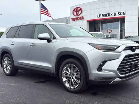 Certified 2024 Toyota Grand Highlander AWD image 1