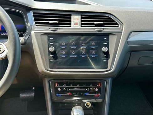 Used 2023 Volkswagen Tiguan SE FWD image 21