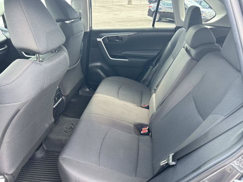 Used 2022 Toyota RAV4 LE AWD/4WD image 22