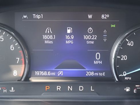 Used 2023 Ford Explorer XLT w/ Equipment Group 202A AWD/4WD image 20
