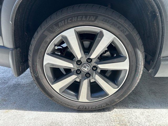 Used 2023 Honda Pilot Touring image 4