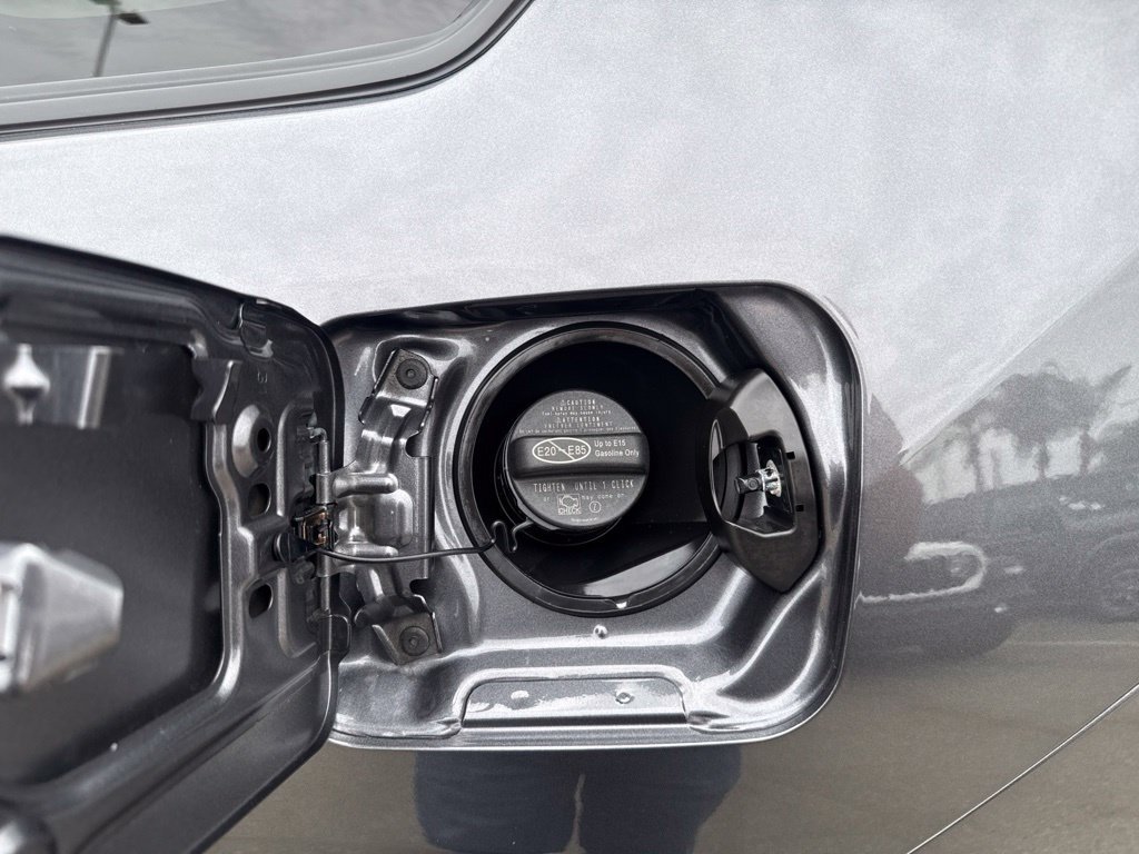 Used 2023 Toyota RAV4 LE AWD/4WD image 15