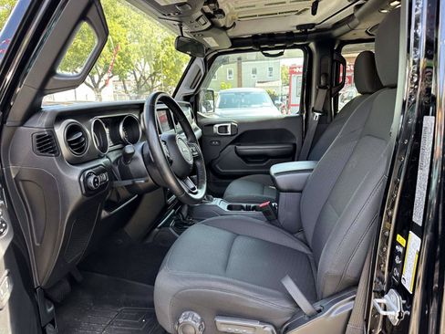 Used 2020 Jeep Gladiator Sport w/ Quick Order Package 24S AWD/4WD image 11