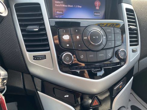 Used 2015 Chevrolet Cruze LT image 17