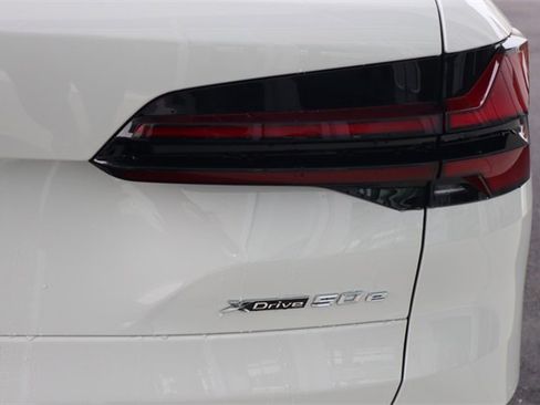 New 2026 BMW X5 xDrive50e w/ Executive Package image 32