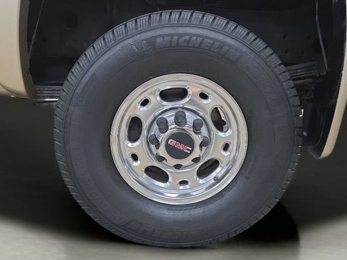 Used 2004 GMC Sierra 2500 SLE w/ Heavy-Duty Power Package AWD/4WD image 26