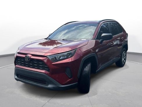 Used 2021 Toyota RAV4 LE FWD image 2