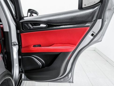 Used 2019 Alfa Romeo Stelvio RWD image 45