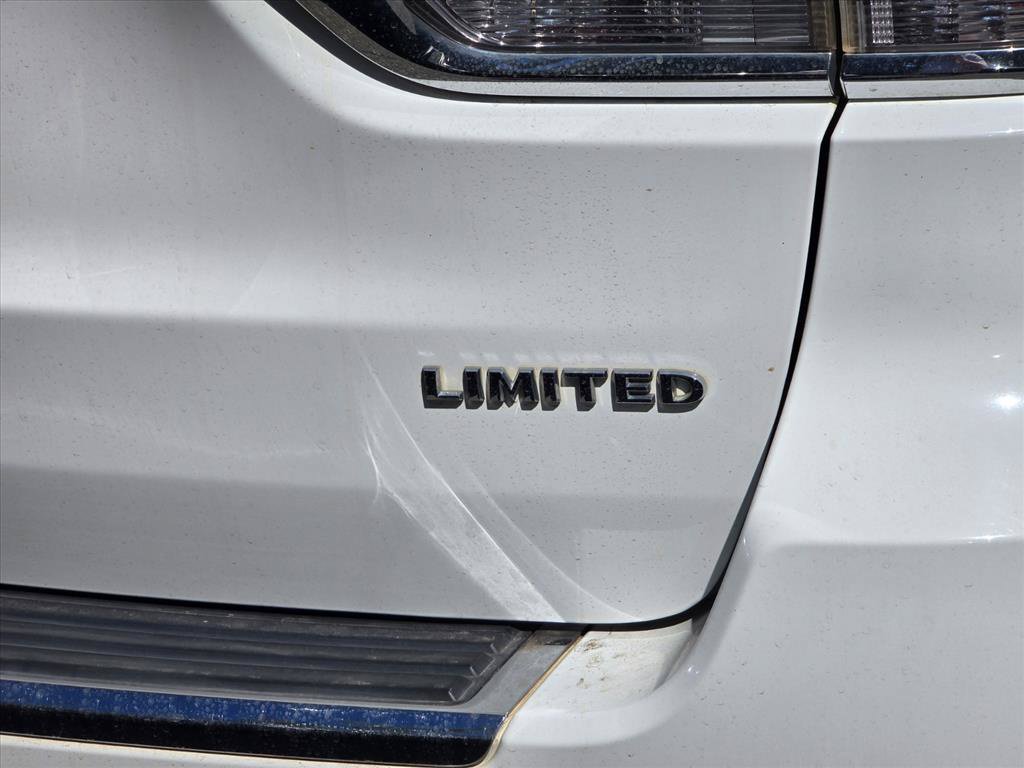 Used 2018 Jeep Grand Cherokee Limited w/ Luxury Group II AWD/4WD image 14