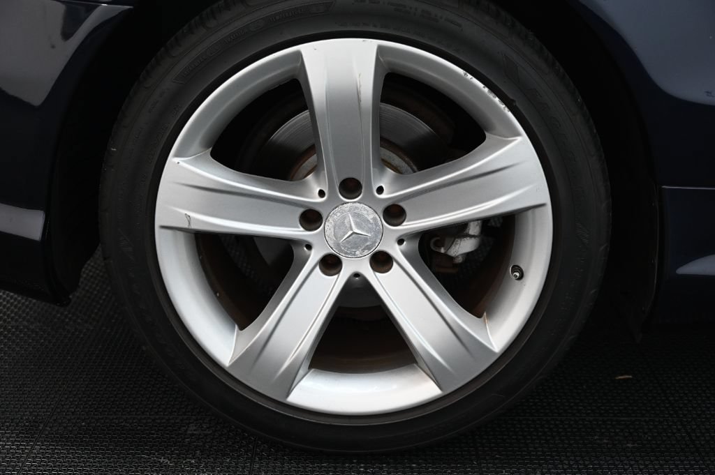 Used 2009 Mercedes-Benz SL 550 w/ Premium I Pkg image 33