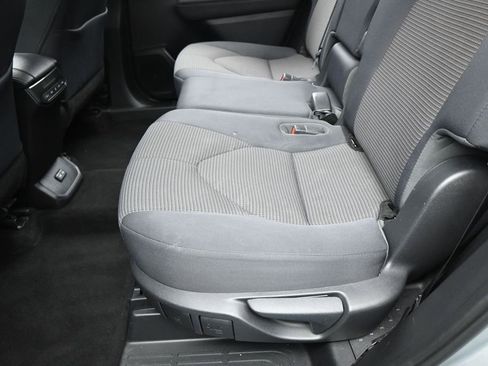 Used 2022 Toyota Highlander L AWD/4WD image 29