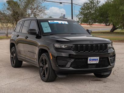Used 2023 Jeep Grand Cherokee Altitude