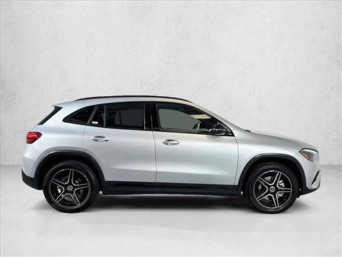 Used 2026 Mercedes-Benz GLA 250 4MATIC image 4