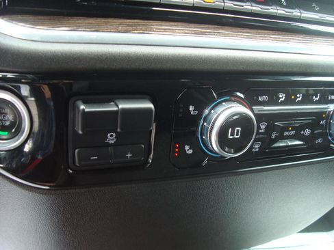 Used 2023 GMC Sierra 1500 SLE AWD/4WD image 21