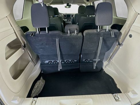 Certified 2023 Chrysler Voyager LX FWD image 33