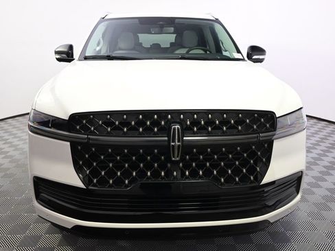 New 2026 Lincoln Navigator L Black Label AWD/4WD image 10