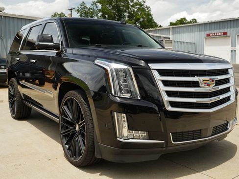 Used 2019 Cadillac Escalade Premium Luxury AWD/4WD image 37
