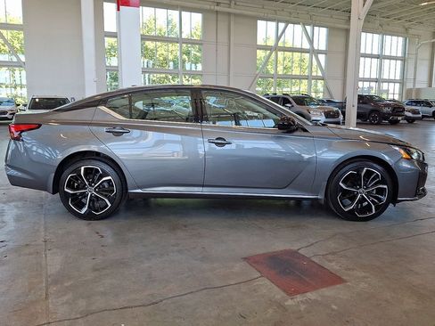 Used 2023 Nissan Altima 2.5 SR AWD/4WD image 10