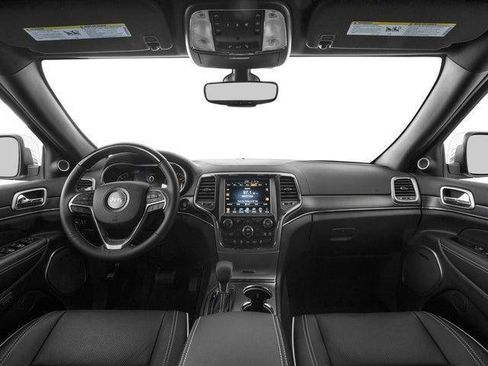 Certified 2017 Jeep Grand Cherokee Overland w/ Jeep Active Safety Group AWD/4WD image 8