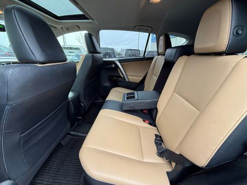 Used 2018 Toyota RAV4 Limited w/ Advanced Technology Package image 13