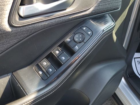 Used 2023 Nissan Rogue SV image 17