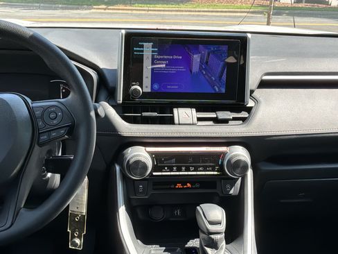 Used 2025 Toyota RAV4 LE FWD image 29