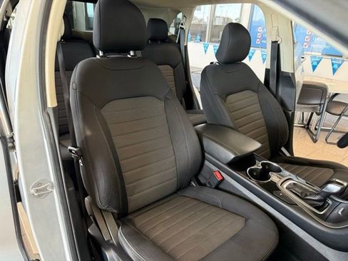 Used 2017 Ford Edge SE image 27