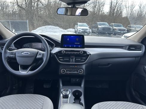Used 2020 Ford Escape SE image 9