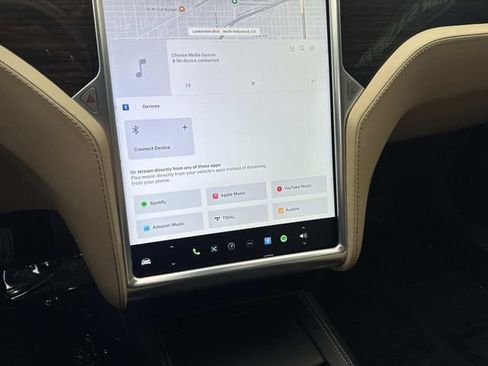 Used 2014 Tesla Model S Base image 17